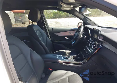 2019 Mercedes-Benz Glc 300 z USA, uszkodzony, nr VIN WDC0G4JB8KF594043